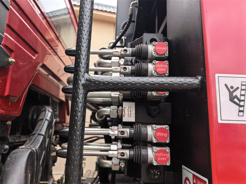 HOWO garbage compactor truck