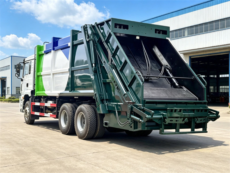 HOWO heavy garbage compactor truck