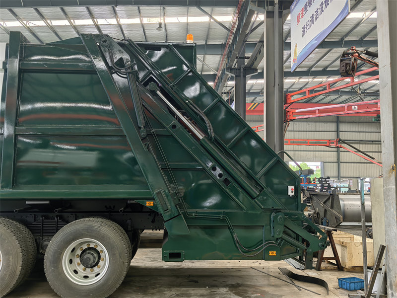 HOWO garbage compactor truck