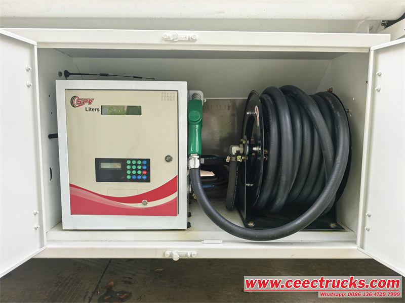 Fuel dispenser and hose reel