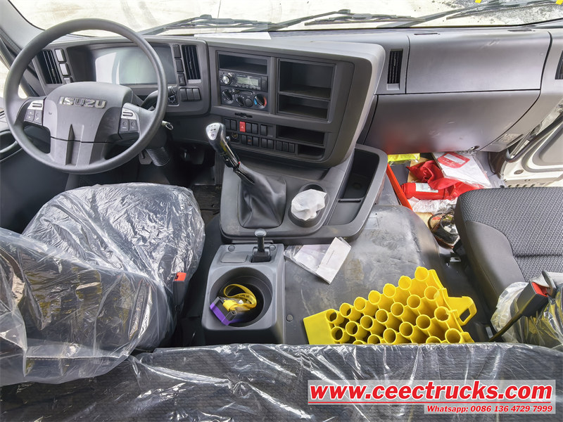 ISUZU GIGA 5X truck cabinet