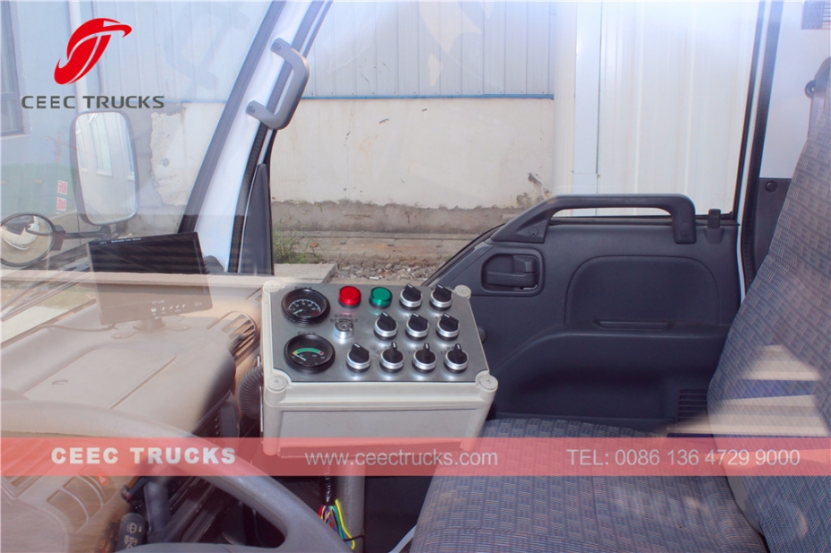 ISUZU 5 CBM vacuum road sweeper truck