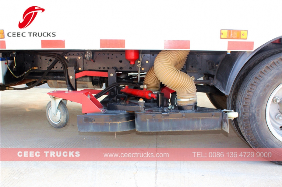 ISUZU 5 CBM vacuum road sweeper truck