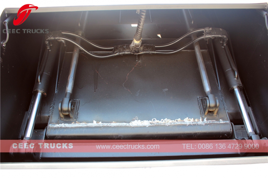 ISUZU 5000L trash compressor vehicle