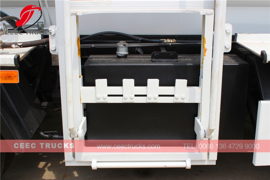ISUZU 4,000L Kitchen garbage tanker truck