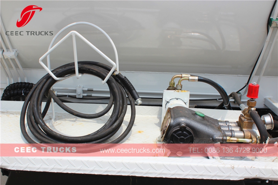 ISUZU 4,000L Kitchen garbage tanker truck