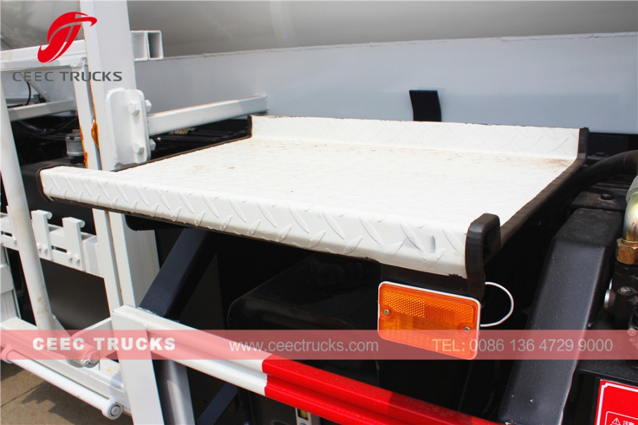 ISUZU 4,000L Kitchen garbage tanker truck