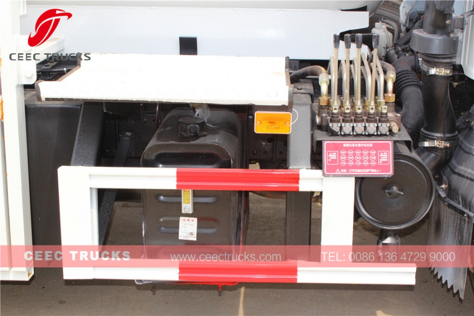 ISUZU 4,000L Kitchen garbage tanker truck