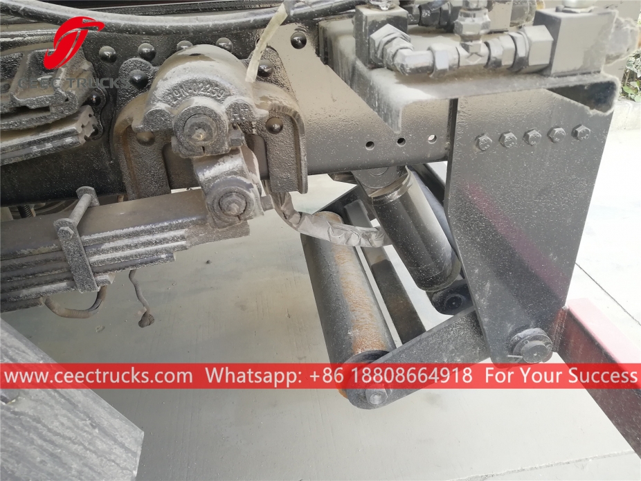 Dongfeng Hook loader with compactor container