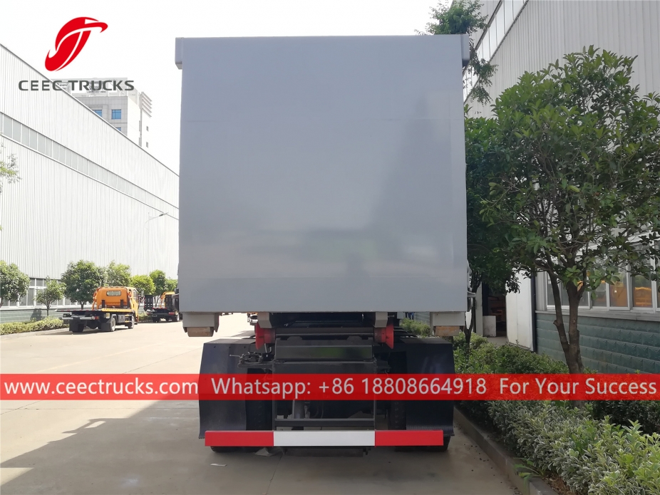Dongfeng Hook loader with compactor container