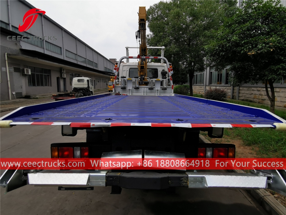 5Tons Road Wrecker with Crane