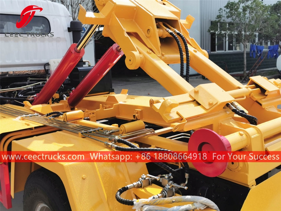 Dongfeng Hook arm garbage truck
