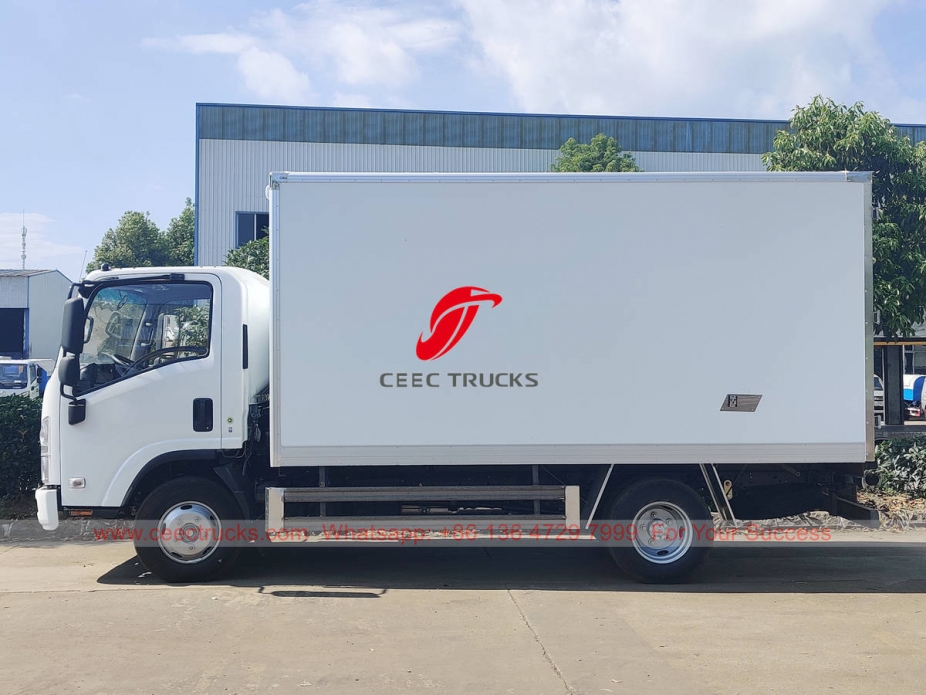 ISUZU ELF refrigerated lorry