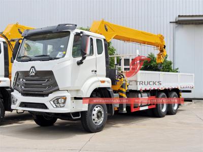 HOWO heavy-duty 371hp truck with 20 tons crane