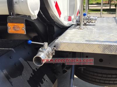 Isuzu ELF 4x4 potable water truck