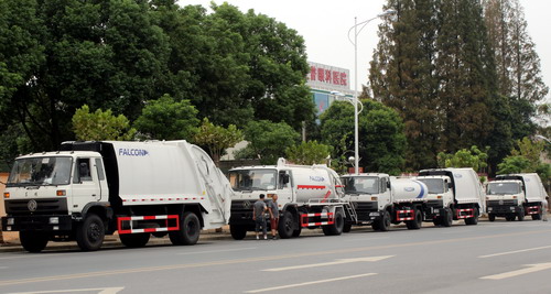 9 units dongfeng garbage trucks export to ecuador 