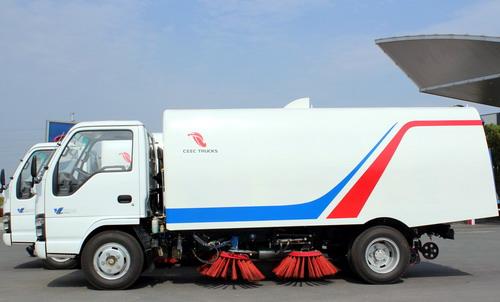 Nigeria customer inspect ISUZU road sweeper trucks