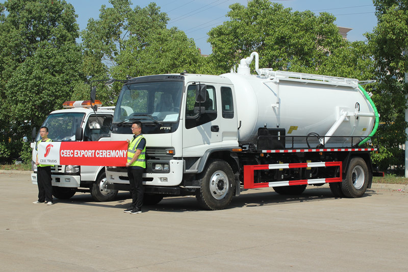 Africa - ISUZU FTR vacuum truck and NKR towing truck successfully delivered to Africa